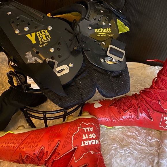 Football cliques - Picture 3 of 6